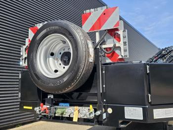 Broshuis 3ABSD / EXTENADABLE / HIAB 95 tm + JIB / ELECTRIC CRANE / KRAN